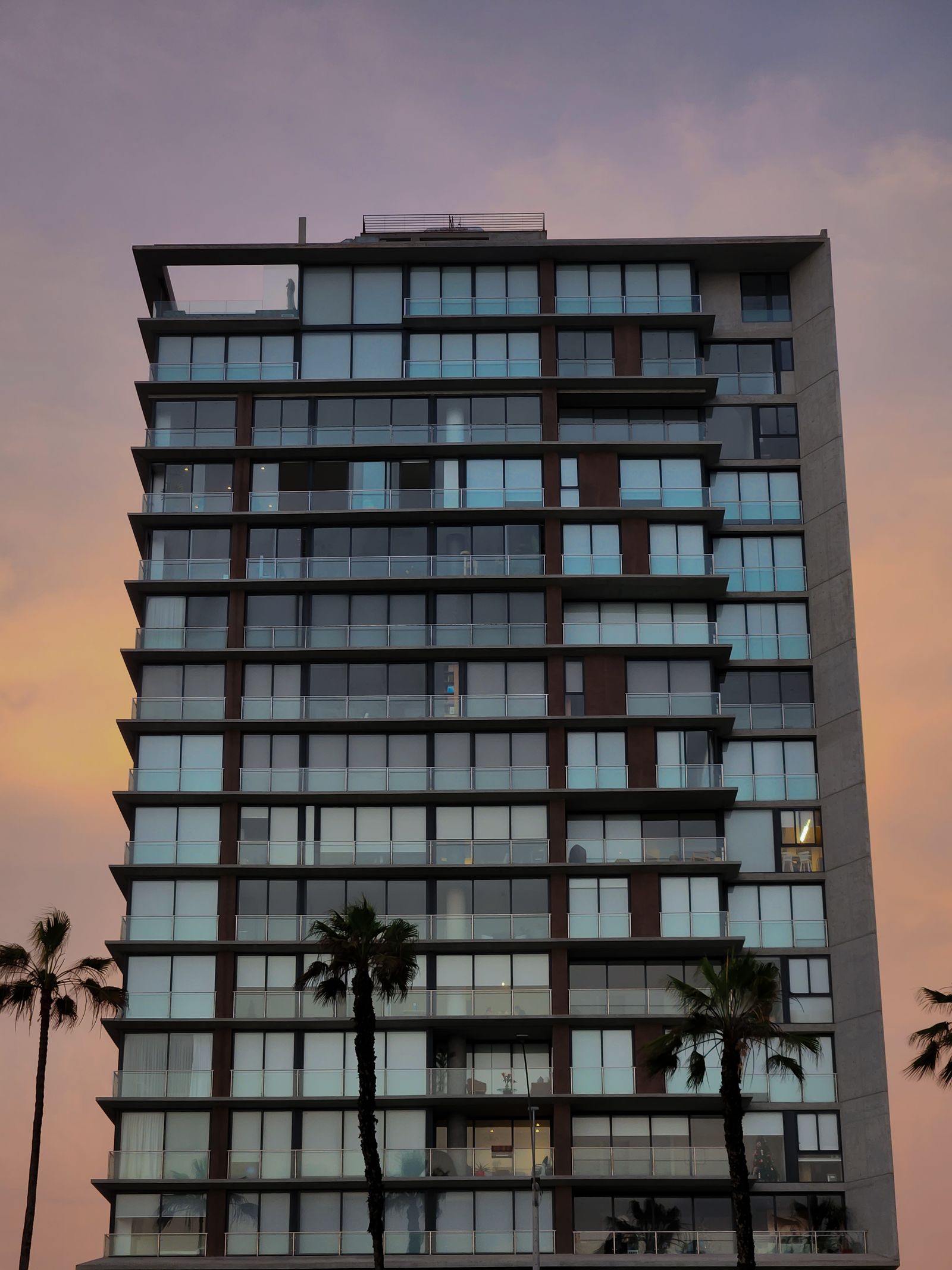 Edificio residencial contemporáneo, imagen referencial Edificio residencial contemporáneo, imagen referencial