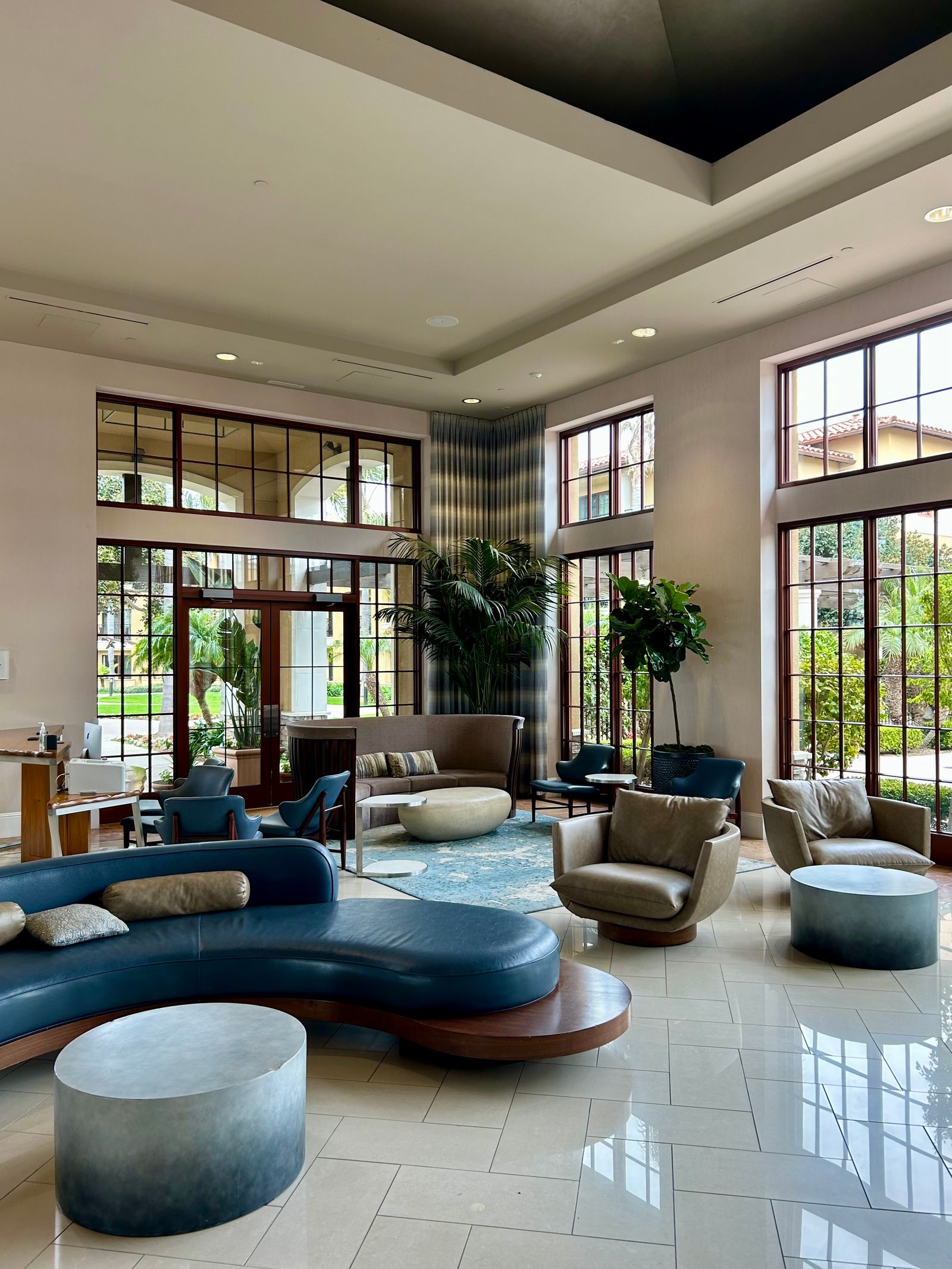 Lobby moderno, imagen referencial Lobby moderno, imagen referencial